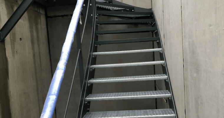 escaliers en métal construits par cmétal à hossegor